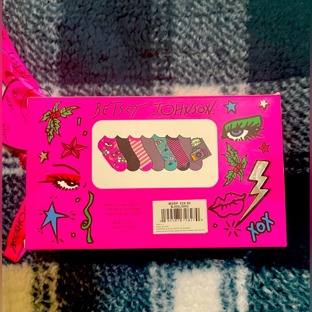 Betsey Johnson 7pack low cut socks - Picture 2 of 3